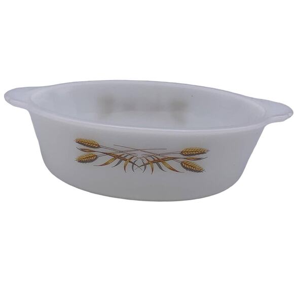 Anchor Hocking Fire-King Golden Wheat 1-1/2 Quart 467 Milk Glass Baking Dish - Picture 1 of 8